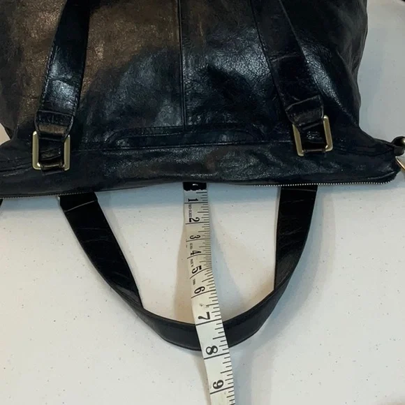 HOBO the Original Black Leather Shoulder Bag with Crossbody Strap - Picture 4 of 13